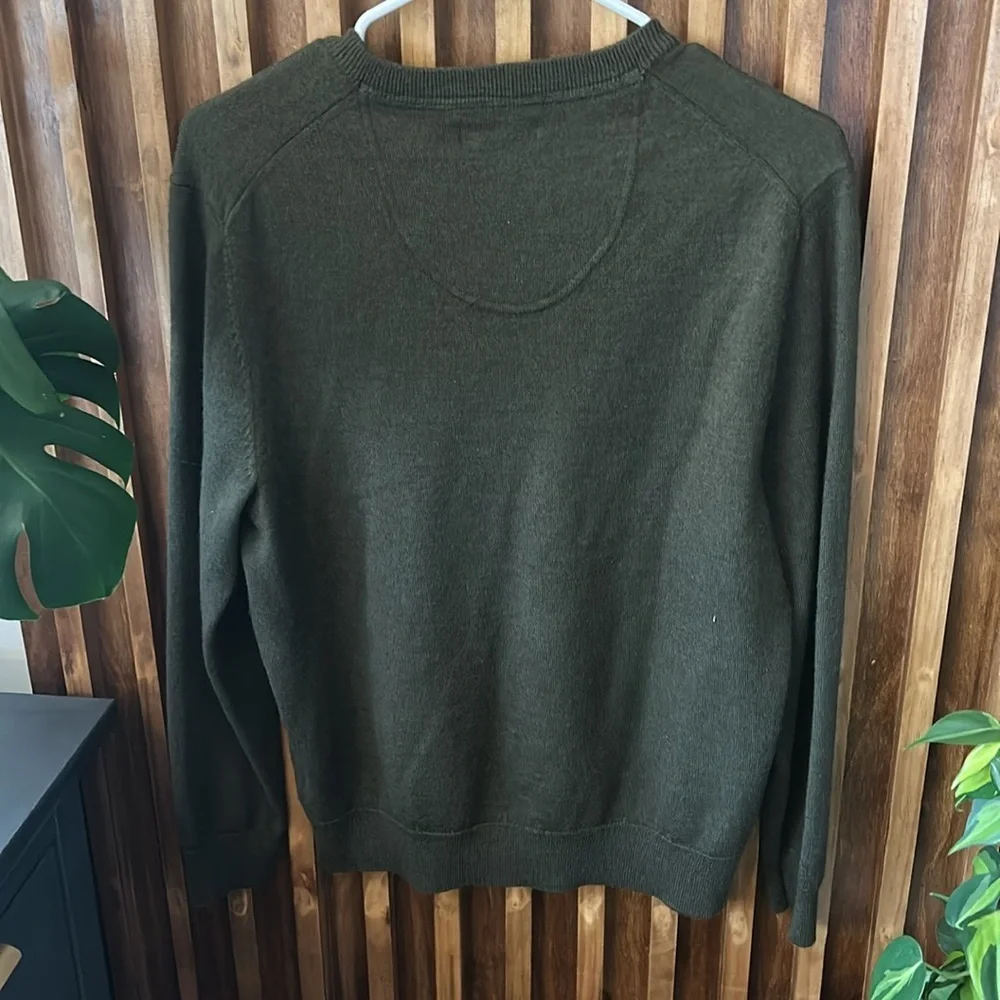 Club Room V neck Merino Wool Blend Forest Green Sweater. Unisex M